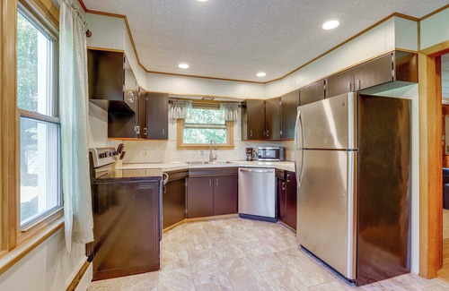 Watkins Glen Casa | Watkins Glen Home w/ Hot Tub ~ 3 Mi to Raceway!