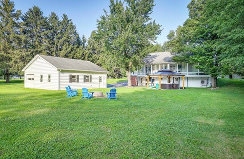Watkins Glen Casa | Watkins Glen Home w/ Hot Tub ~ 3 Mi to Raceway!