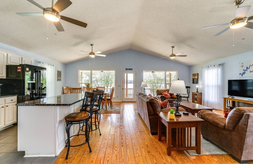 Spring City Casa | Watts Bar Lake Escape: Private Boat Dock + Ramp!