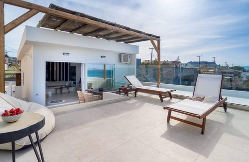Kokkini Chani Casa | Wave an Idyllic Seafront Suite