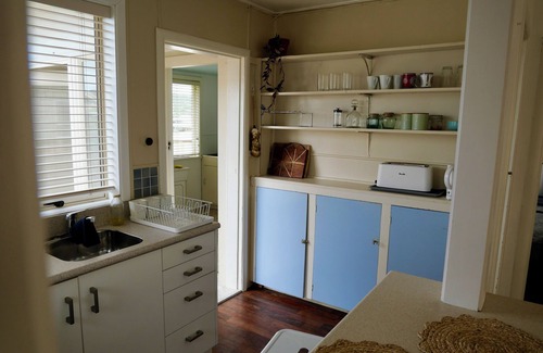 Raglan Cabaña | Wave and point break cottage