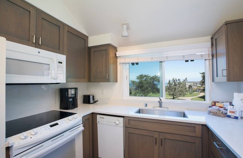 Del Mar Condominio | Wave Crest Resort