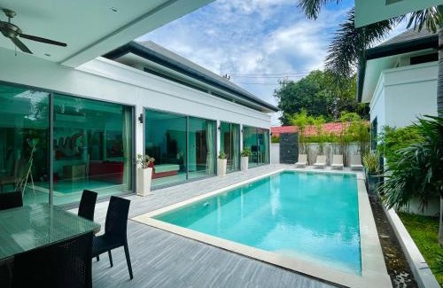 Ban Saiyuan Villa | Wave Heaven Villa in Rawai