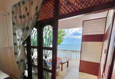 Pottuvil Division 2 Hotel | Wave Point Arugambay