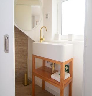 Prazeres Apartamento | Wave Shadows Beach House Oceanfront property - Bottom Floor