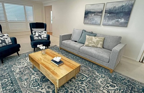 Caves Beach Casa | Wave Song - minutes to the shore