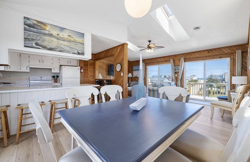 South Nags Head Cabaña | Wave Watcher - Amazing Ocean and Sound Views - One minute walk to the beach!