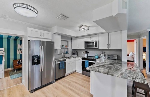 Jensen Beach Casa | Waveland House in Jensen Beach: minutes to beaches, parks, marina and downtown
