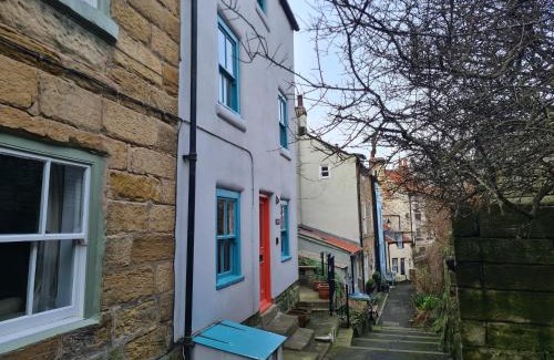 Staithes Casa | Wavelet Cottage - a Staithes gem