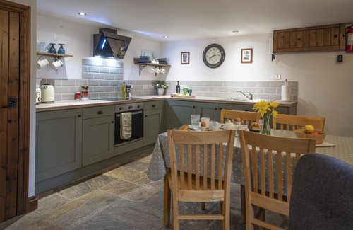 Axbridge Cabaña | WAVERING, pet friendly, character holiday cottage in Axbridge