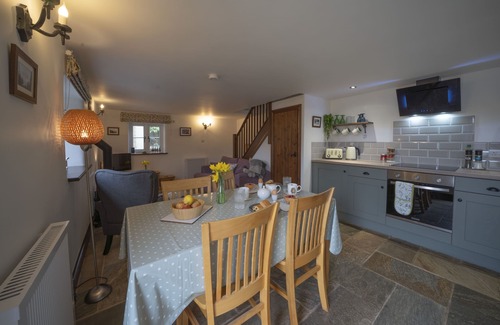 Axbridge Cabaña | WAVERING, pet friendly, character holiday cottage in Axbridge