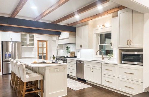West Point Cabina | Waverly Lakehouse - private cabin, lake view, close to Old Waverly/Mossy Oak