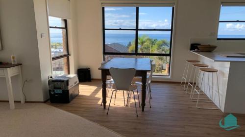 Caves Beach Casa | Waves at Caves