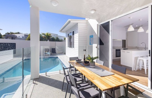 Mount Coolum Casa | Waves Beach House - Familia + Casa que admite mascotas - Opción de 1/2 casa disponible