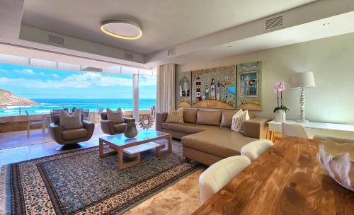 Herolds Bay Casa | Waves of Grace Seafront Villa