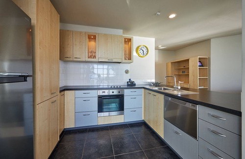 Kaikoura Cabaña | Waves on Esplanade - Kaikoura Waterfront Apartment