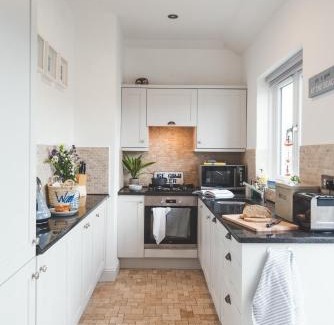 Stoke Fleming Apartamento | Waves - Sea View Duplex Apartment, Stoke Fleming