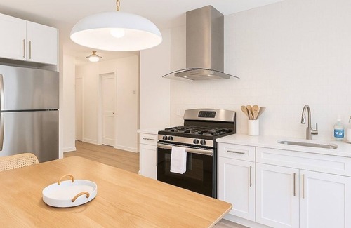 Neptune City Apartamento | Waves & Warmth | Walk to Beach | Hot Tub