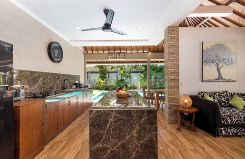 Laksmana Villa | Villa Wayan es una gran villa de 5 dormitorios en el corazón de Seminyak