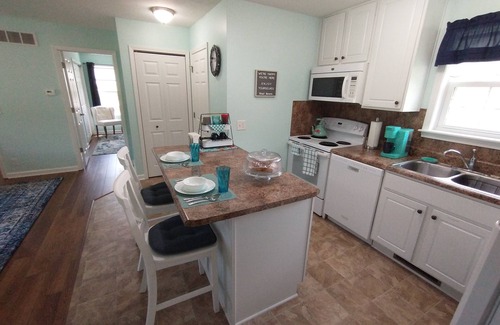 Mansfield Casa | Wayside Guest House Clean, Cozy, Comfortable, Convenient