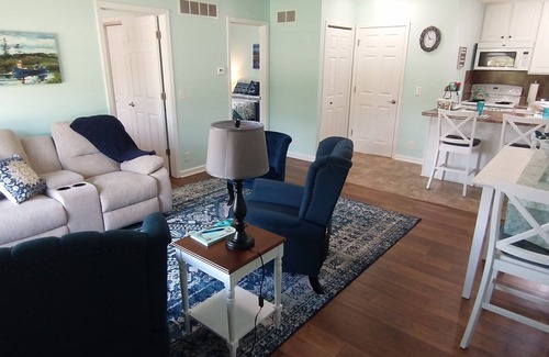 Mansfield Casa | Wayside Guest House Clean, Cozy, Comfortable, Convenient
