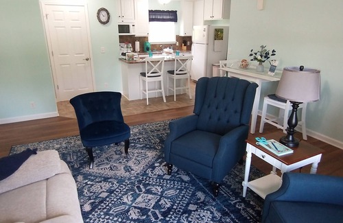 Mansfield Casa | Wayside Guest House Clean, Cozy, Comfortable, Convenient