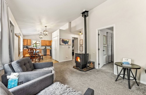 Divide Cabina | Wayward Lodge- Hot Tub- Fire Pit- Secluded
