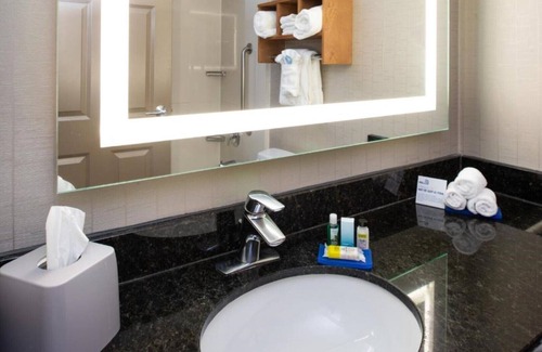 Burlingame Casa | We are committed to making your stay fun comfortable and memorable!!