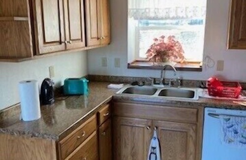 Thermopolis Cabina | We are located just south of Thermopolis on the Big Horn river