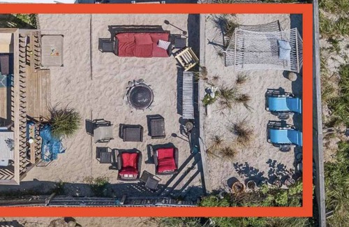 Long Beach Apartamento | We're Dune It Well and invite you to come live literally on the beach!