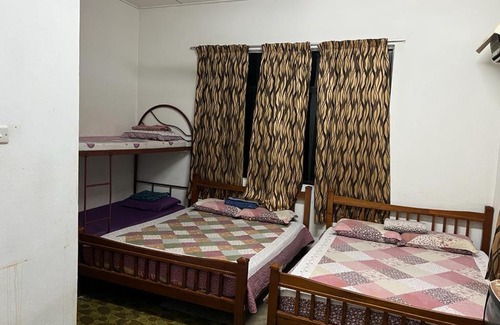 Kampung Semut Api Casa | Weaayah guesthouse