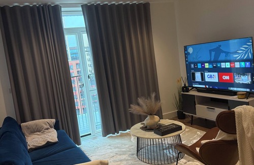 Gascoigne Apartamento | Wealth Luxury Two Bedroom Double Ensuite with Balcony View!
