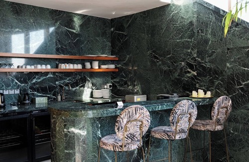 City Centre Apartamento | WealthyStays: SkyHigh Central