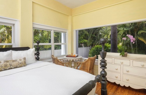 Bahama Village Cama Y Desayuno | Weatherstation Inn