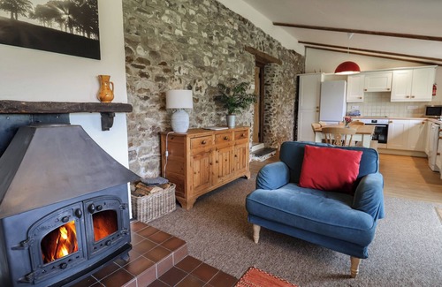 Honiton Cabaña | WEATHERVANE COTTAGE, pet friendly, with open fire in Upottery