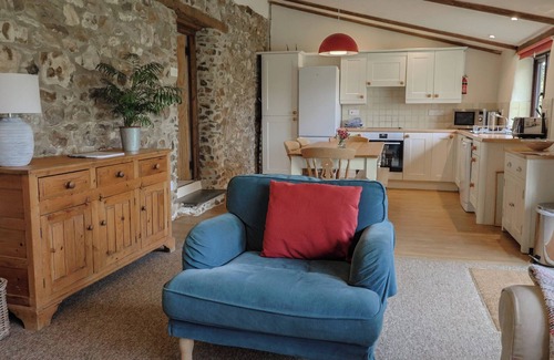 Honiton Cabaña | WEATHERVANE COTTAGE, pet friendly, with open fire in Upottery