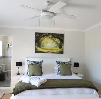 Port Elizabeth Apartamento | Weaver Lane Country Escape - The Bandit Porcupine