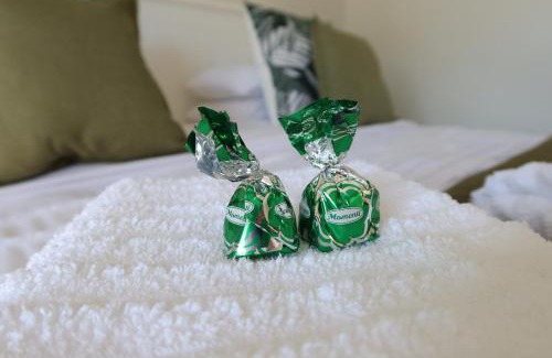 Port Elizabeth Apartamento | Weaver Lane Country Escape - The Bandit Porcupine