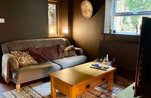 Frome Casa | Weaver’s Cottage in Central Frome