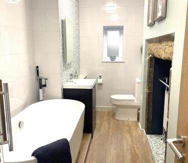 Skipton Apartamento | Weavers Rest - New Boutique Retreat in Central Skipton with Parking