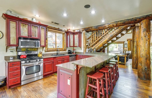 Kamas Cabina | Weber River Cabin in Oakley w/ Private Hot Tub!