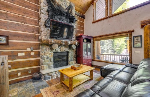 Kamas Casa | Weber River Cabin in Oakley with Private Hot Tub!
