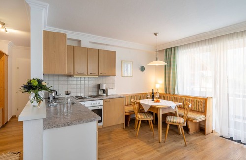 Hollersbach im Pinzgau Apartamento | Weberbauer by Interhome