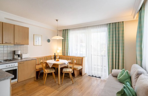 Hollersbach im Pinzgau Apartamento | Weberbauer by Interhome