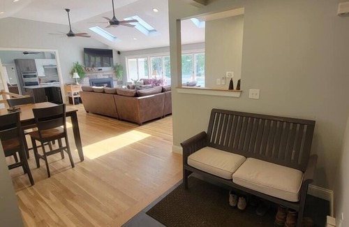 Franklin Casa | Webster Lake Escape!