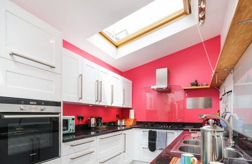 Cawsand Cabaña | Wedgwood Cottage - Sleeps 6 guests in 3 bedrooms