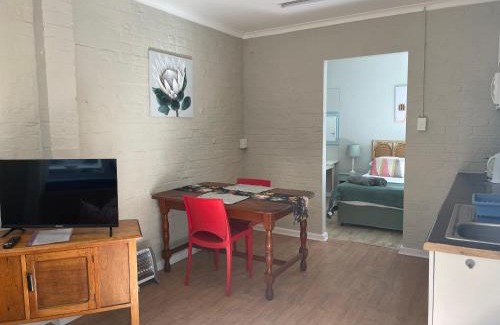 Grahamstown Apartamento | Wedmore Place with Solar