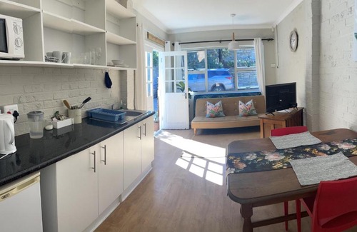 Grahamstown Apartamento | Wedmore Place with Solar