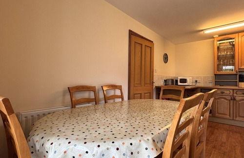 Kirkcudbright Cabaña | Wee Newton - a house that sleeps 6 guests in 2 bedrooms