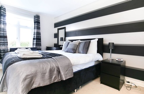 North Shields Apartamento | Week2Week Fantastic Tynemouth Apartment with 2 Bathrooms